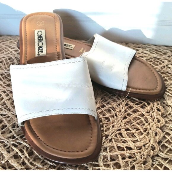 Vintage Cherokee White Leather Slides, Women's Size 9, Made in Brazil, EUC - Picture 2 of 10